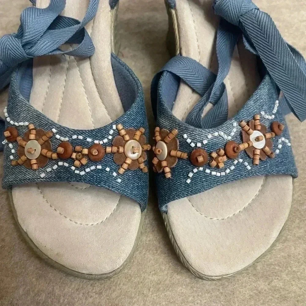 Earth Spirit Gerlon 2000 Monroe Blue Denim Beaded Lace Up Wedge Sandals Size 8.5